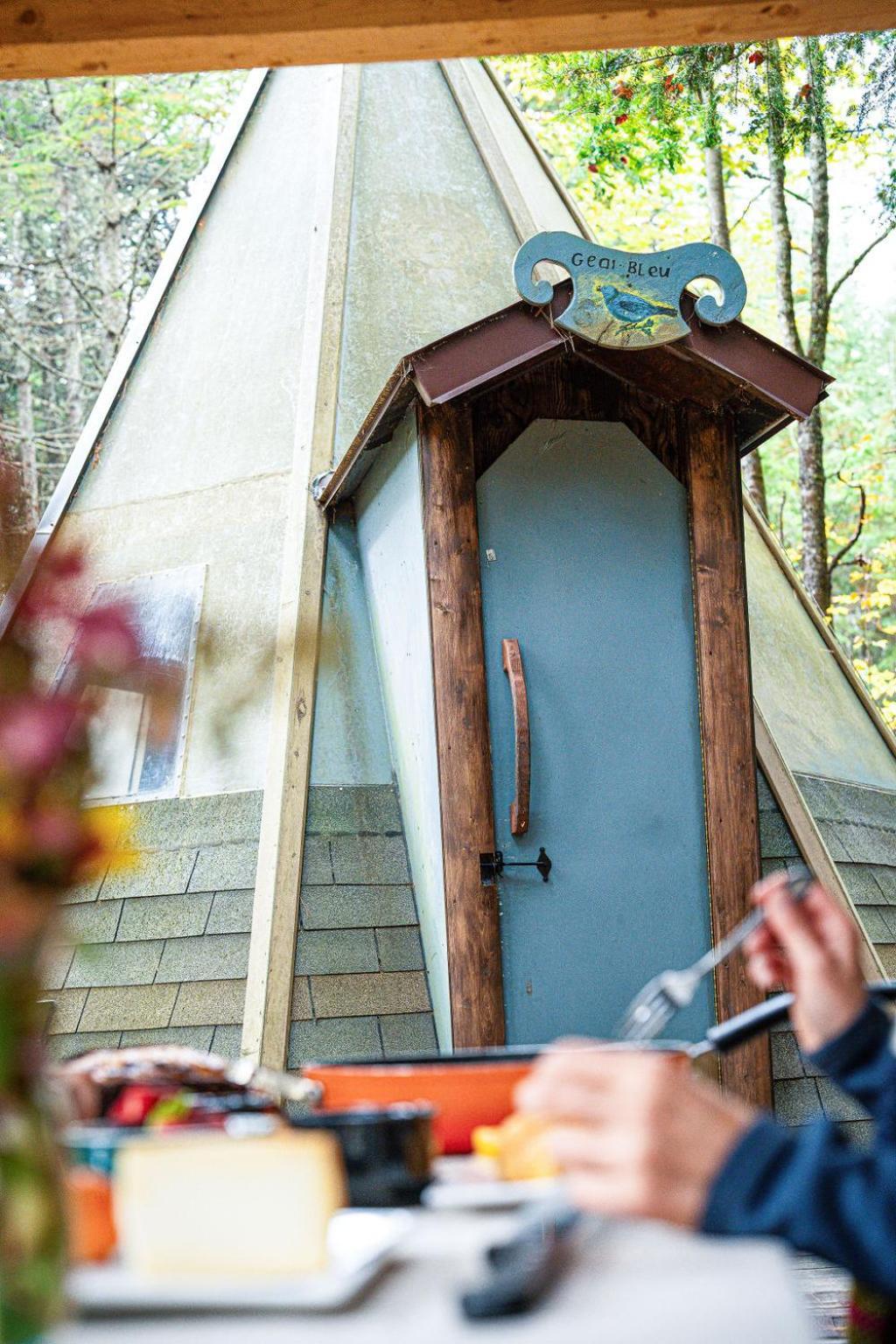 Aux Tipis De La Riviere Sauvage Villa Saint Romain Kültér fotó