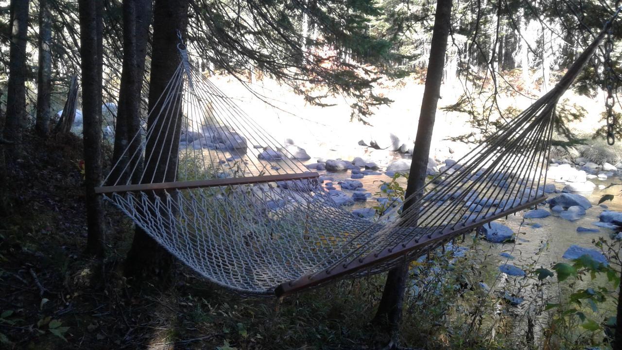 Aux Tipis De La Riviere Sauvage Villa Saint Romain Kültér fotó
