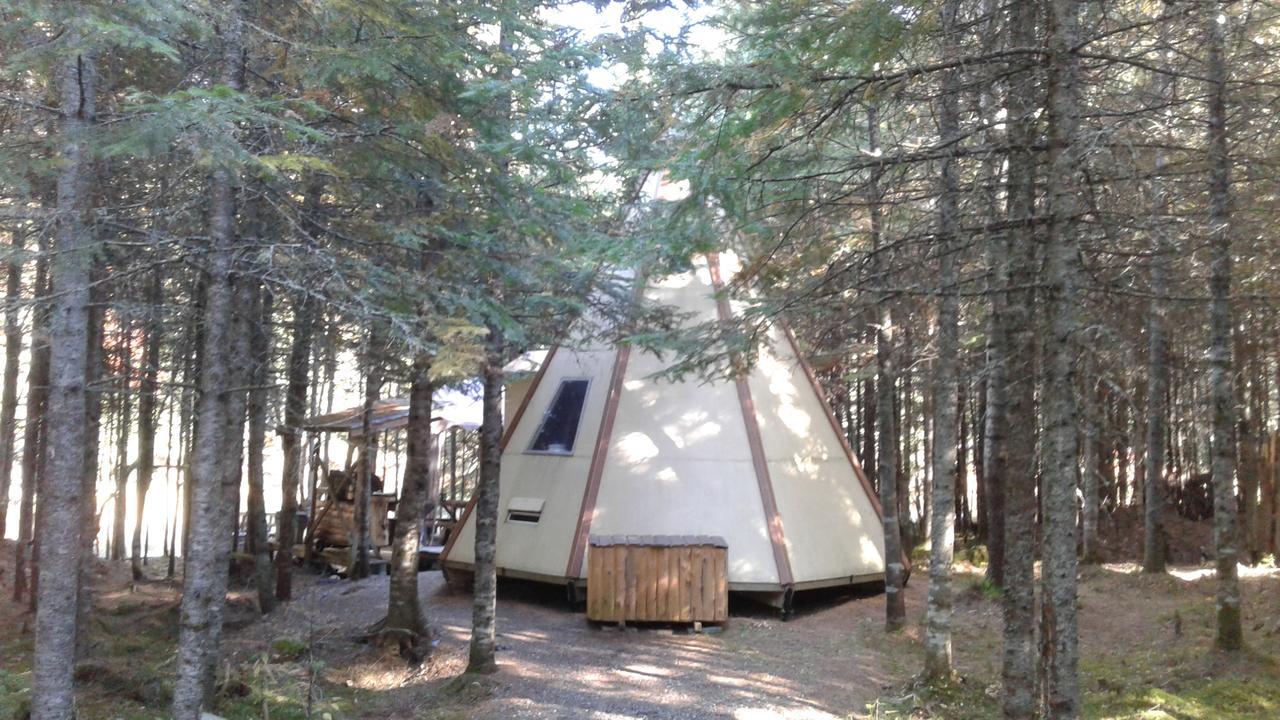 Aux Tipis De La Riviere Sauvage Villa Saint Romain Kültér fotó