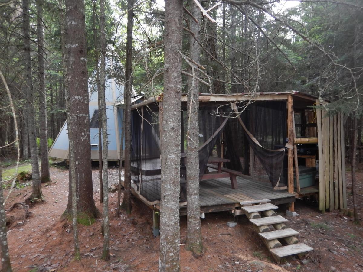 Aux Tipis De La Riviere Sauvage Villa Saint Romain Kültér fotó